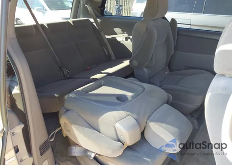 2005 Toyota Sienna Le z USA, uszkodzony, nr VIN 5TDZA23C45S327611